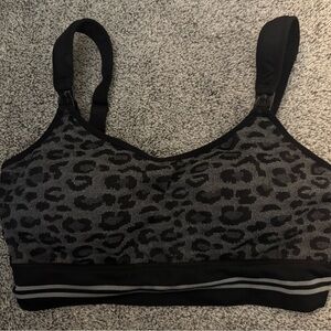 MomCozy 4-in-1 Hands free Nursing & Pumping Bra Size XL